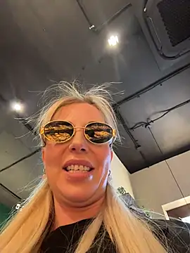 Snapshot of LisaMurr chatting on 2, 5, 2026 LisaMurr online show from 2, 5, 2026