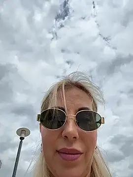 Snapshot of LisaMurr chatting on 12, 5, 2026 LisaMurr online show from 12, 5, 2026