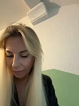 Snapshot of LisaMurr chatting on 29, 5, 2026 LisaMurr online show from 29, 5, 2026