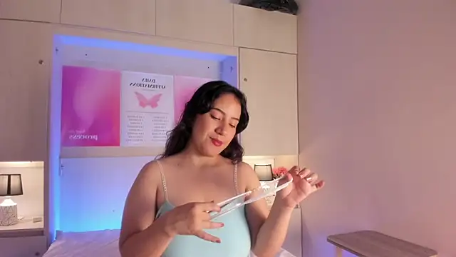 ElaRey  online show from 8, 3, 2026