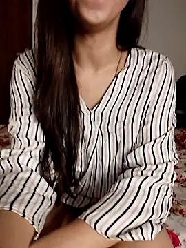 Snapshot of cute_girl_29 chatting on 10, 5, 2026 cute girl 29 online show from 10, 5, 2026