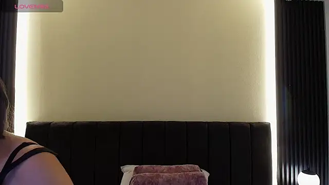 MoriahStorm online show from 21, 4, 2026