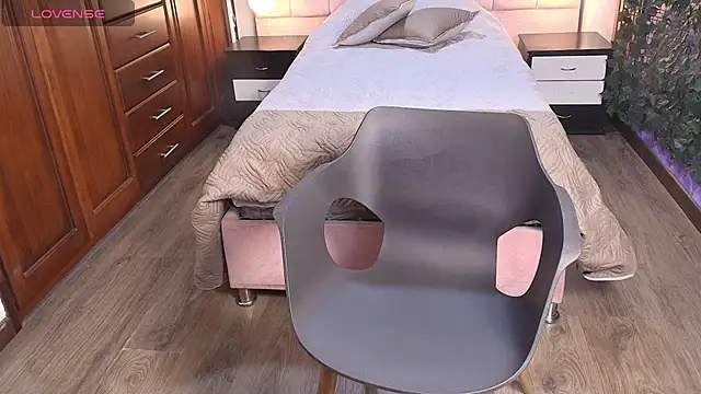 Snapshot of MoriahStorm chatting on 4, 6, 2026 MoriahStorm online show from 4, 6, 2026
