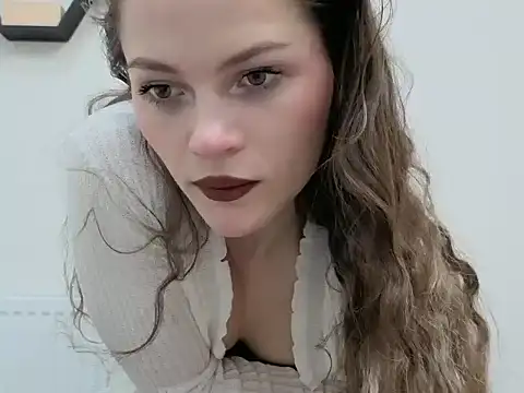 Avelinehowo uwu online show from 28, 3, 2026