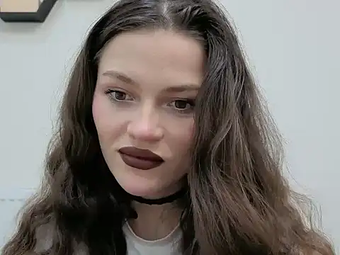 Avelinehowo uwu online show from 4, 4, 2026