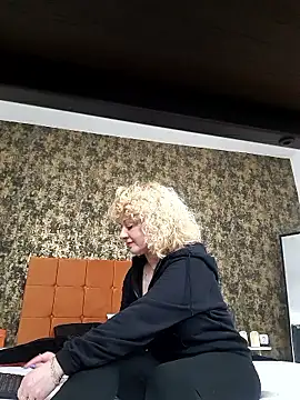 LaireeFelini online show from 28, 2, 2026