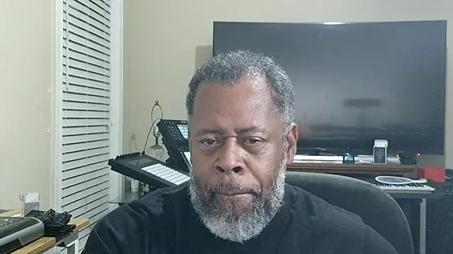 Snapshot of Cleozevo1961 chatting on 17, 7, 2026 Cleozevo1961 online show from 17, 7, 2026