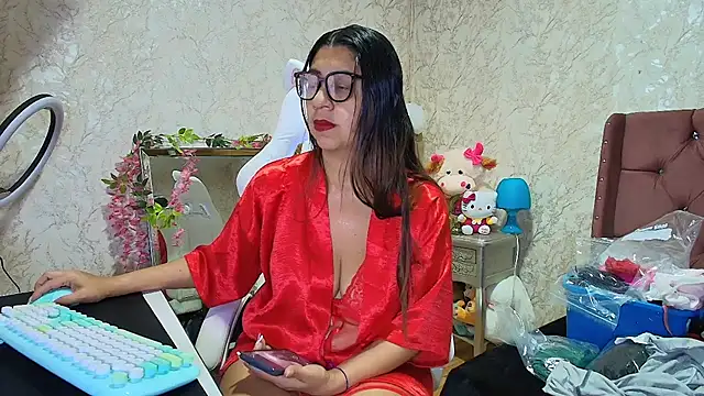 Snapshot of SelinaRussell chatting on 8, 6, 2026 SelinaRussell online show from 8, 6, 2026
