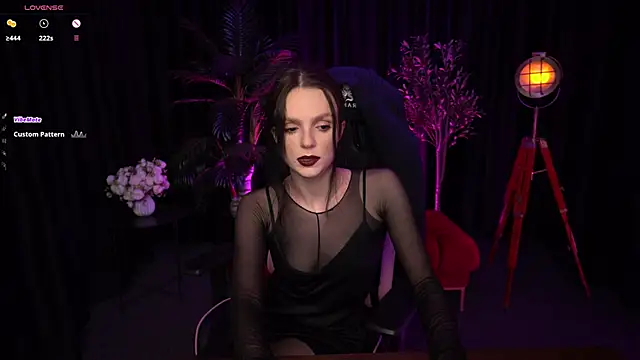 Snapshot of Wild_Alice_me chatting on 7, 5, 2026 Wild Alice me online show from 7, 5, 2026