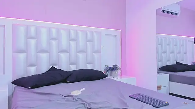 Liia Collins online show from 18, 4, 2026