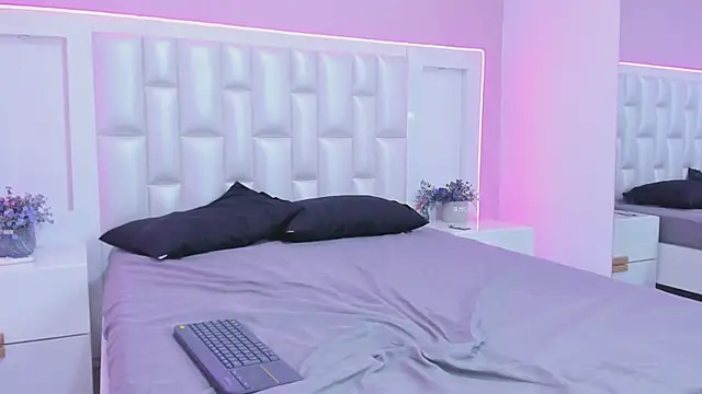 Liia Collins online show from 18, 4, 2026