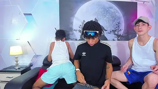 Spicy guys online show from 18, 4, 2026