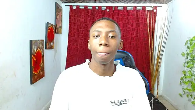 Snapshot of milo018 chatting on 10, 6, 2026 milo018 online show from 10, 6, 2026