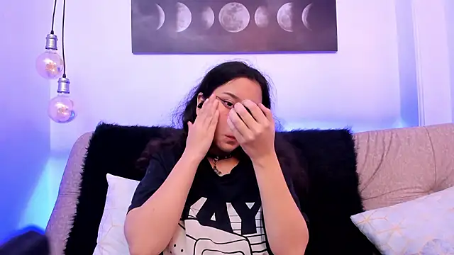 Chloe Noire online show from 4, 3, 2026