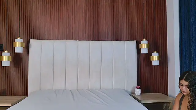 Lorenn Sweet online show from 14, 4, 2026