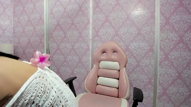 Snapshot of beautydoll18_ chatting on 26, 6, 2026 beautydoll18 online show from 26, 6, 2026