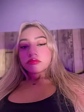 Snapshot of Dulce_Sofi_ chatting on 8, 6, 2026 Dulce Sofi online show from 8, 6, 2026