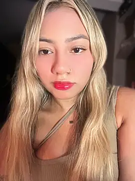 Snapshot of Dulce_Sofi_ chatting on 4, 6, 2026 Dulce Sofi online show from 4, 6, 2026