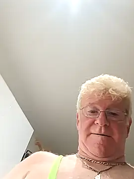 olivbisoumis online show from 12, 4, 2026