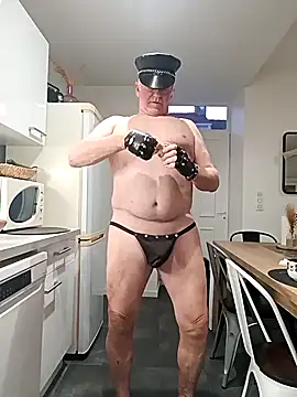 olivbisoumis online show from 16, 4, 2026