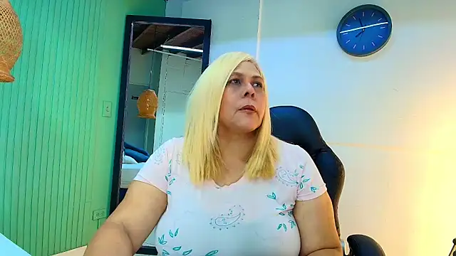 Snapshot of eva_colen50 chatting on 20, 3, 2026 eva colen50 online show from 20, 3, 2026