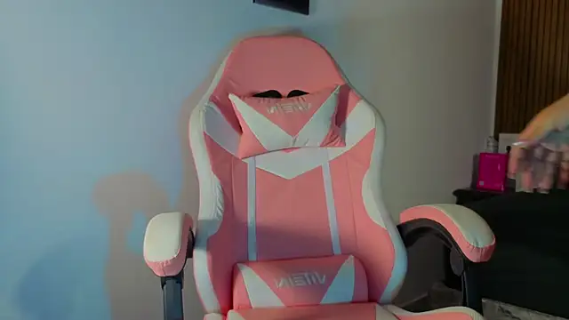 Sophiexx  online show from 7, 4, 2026