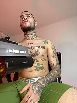 Snapshot of king_of_desire chatting on 1, 4, 2026 king of desire online show from 1, 4, 2026