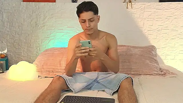 Eliassalvatore  online show from 26, 4, 2026