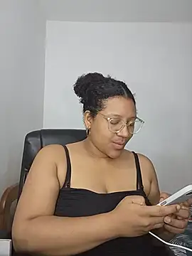 Snapshot of gigiblue89 chatting on 4, 8, 2026 gigiblue89 online show from 4, 8, 2026