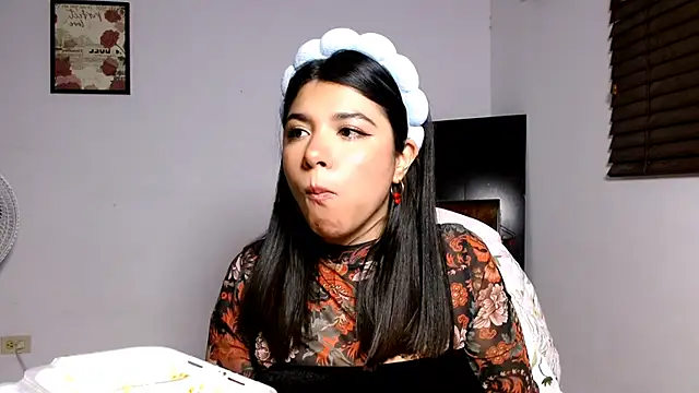 MiaDiamontLatin online show from 22, 4, 2026