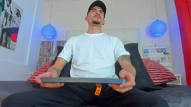 SharonTygaX online show from 12, 4, 2026