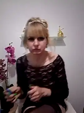 -Nefertiti- online show from 28, 2, 2026