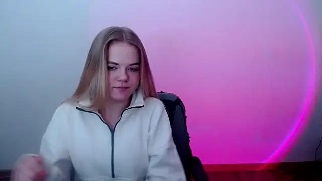 FoxiLana online show from 6, 3, 2026