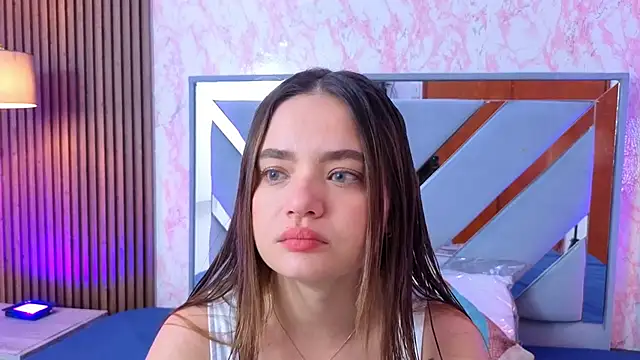 LittleeSara18 online show from 1, 5, 2026