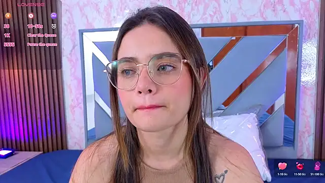 LittleeSara18 online show from 6, 5, 2026