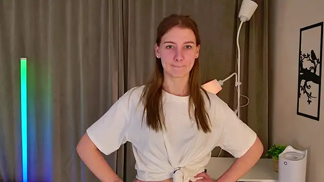 Snapshot of PinkClou9 chatting on 8, 4, 2026 PinkClou9 online show from 8, 4, 2026