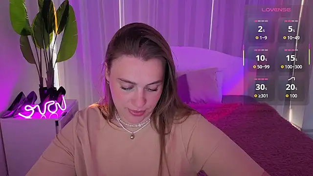 Snapshot of Milana_Monroe chatting on 6, 7, 2026 Milana Monroe online show from 6, 7, 2026