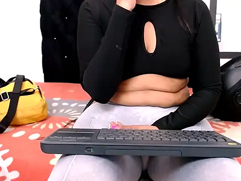 JessikaHoot online show from 11, 4, 2026