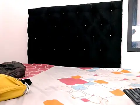 JessikaHoot online show from 8, 4, 2026