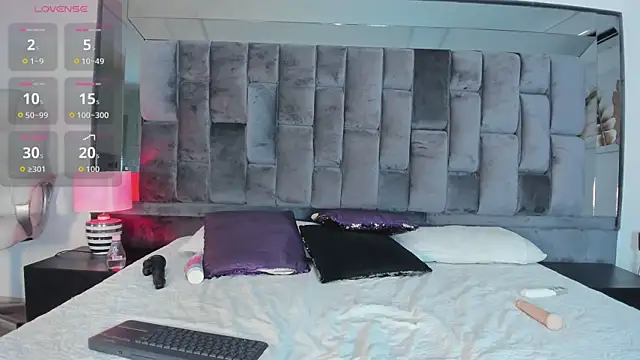 Salem Smith  online show from 7, 4, 2026