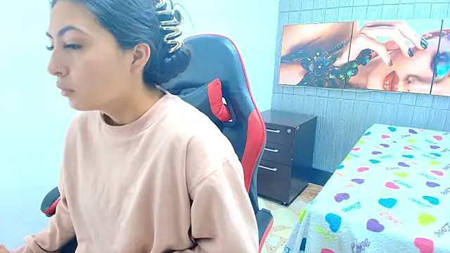 angell cooper8 online show from 25, 3, 2026