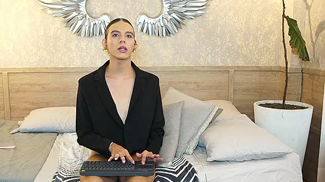 Luxa Velvet online show from 14, 3, 2026