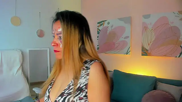Snapshot of Ivonne_4 chatting on 23, 4, 2026 Ivonne 4 online show from 23, 4, 2026