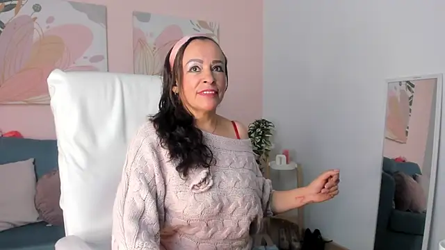Snapshot of Ivonne_4 chatting on 19, 6, 2026 Ivonne 4 online show from 19, 6, 2026