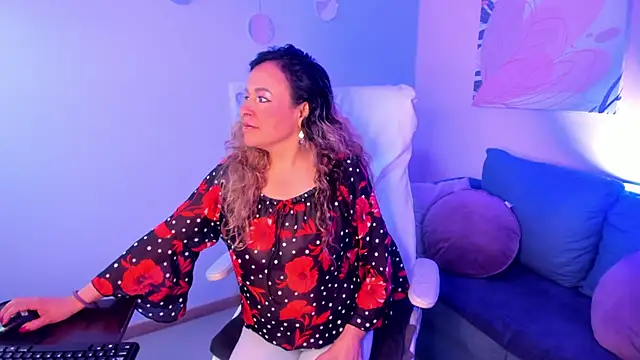 Ivonne 4 online show from 14, 4, 2026