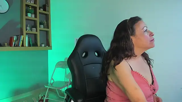 Snapshot of Ivonne_4 chatting on 1, 7, 2026 Ivonne 4 online show from 1, 7, 2026