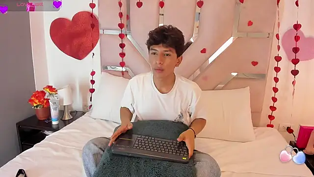 Angel Lux online show from 21, 2, 2026