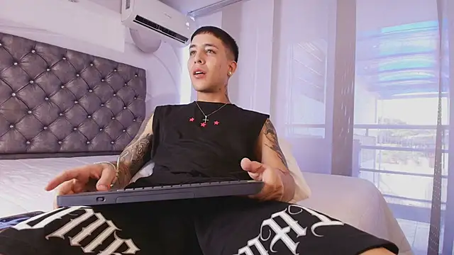 PapiLucca online show from 3, 3, 2026