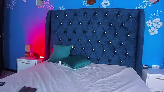 laurasmith  online show from 20, 4, 2026