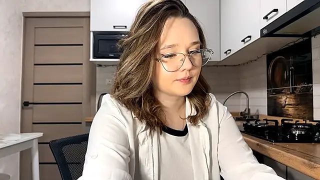 AinaSmith online show from 5, 3, 2026